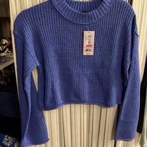 New Sweater cropped Beautiful Blue🩵 size xs NWT